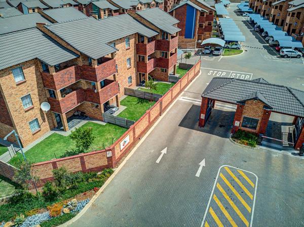 Apartment / Flat For Sale in Kibler Park, Johannesburg